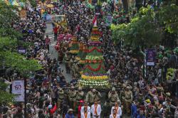Kirab Gunungan Budaya Nusantara