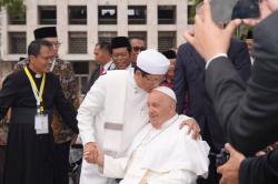 Paus Fransiskus Wafat, Kenang Lagi Momen Keningnya Dicium Nasaruddin Umar saat Datang ke Indonesia