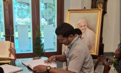 Umat Katolik Berdoa untuk Paus Fransiskus di Kedubes Vatikan