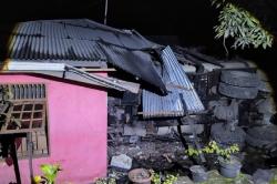 Kecelakaan Truk Pengangkut CPO Tabrak Rumah di Padang, 2 Anak Tewas<