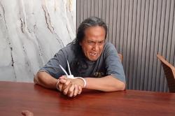 Tangis Penyesalan Suami Bunuh Istri dan Pria Selingkuhan di Bangkalan, Ingat 2 Anak<