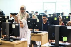 Suasana UTBK - SNBT di Universitas Negeri Jakarta
