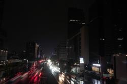 Penampakan Jakarta Gelap Gulita, Cahaya dari Lampu Kendaraan
