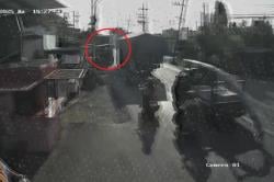 Ngeri! Terekam Video Truk Tronton Tabrak 4 Kendaraan di Gresik, 1 Tewas 2 Luka-luka<