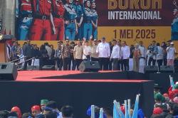 Menteri hingga Pimpinan DPR Hadiri Peringatan Hari Buruh 2025 di Monas