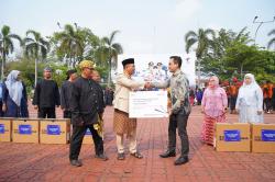Hari Pendidikan Nasional, 15 Sekolah di Karawang Dapat Bantuan Komputer