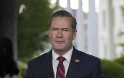 Trump Copot Penasihat Keamanan Nasional Mike Waltz Setelah Bocornya Grup Obrolan Signal