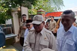 Prabowo Hadiri Peringatan Hardiknas di SDN Cimahpar 5 Bogor, Disambut Antusias Siswa