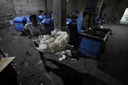 Pemerintah Targetkan Penyaluran KUR Rp300 Triliun pada 2025 untuk Perkuat UMKM