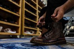 Melihat Produksi Sepatu Kulit Legend di Cakung, Bertahan Sejak Tahun 1970-an