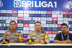 Polisi Periksa 4 Orang Buntut Pelemparan Batu ke Bus Persik di Stadion Kanjuruhan Malang<