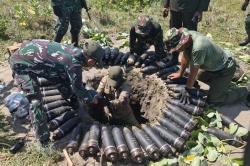 TNI soal Warga Sipil di Lokasi Ledakan Amunisi: Biasa Ambil Sisa Besi untuk Dijual