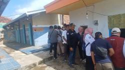 Kisah Pilu Keluarga Kurang Mampu di Pasuruan, 2 Tahun Tinggal di Toilet Umum<