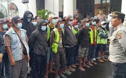 Polisi Tangkap 75 Preman di Bandung, Peras Pedagang Pasar hingga Getok Tarif