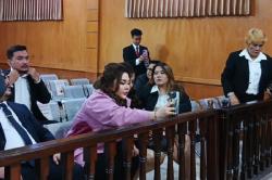 Lisa Mariana Kecewa karena Ridwan Kamil Tak Hadiri Sidang Perdana di PN Bandung<