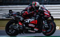 Bezzecchi Juara Sprint Race MotoGP Indonesia 2025, Ancam Geser Bagnaia!
