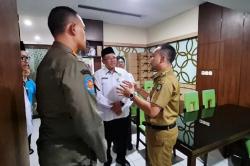 Tegas! Wali Kota Solo Tutup Warung Ayam Goreng Widuran gegara Polemik Nonhalal <