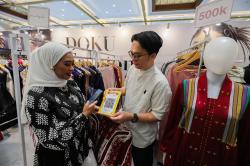 Digitalisasi Transaksi di Indonesia Fashion Week 2025