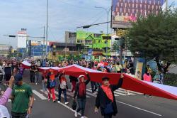 Kirab Bendera Merah Putih 300 Meter Peringati Hari Lahir Pancasila