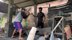 Berkah Idul Adha, Pande Besi di Jombang Kebanjiran Pesanan Pisau dan Parang