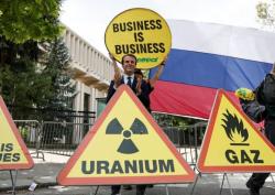 Patung Lilin Presiden Macron Dipindah ke Kedubes Rusia, Ada Apa?