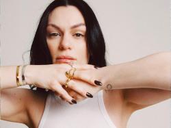 Jessie J Umumkan Kena Kanker Payudara, Minta Didoain Netizen    