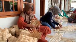 Jelang Idul Adha, Pesanan Besek di Jombang Melonjak Fantastis <