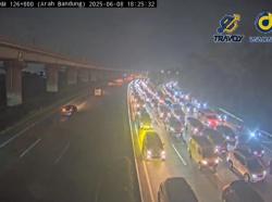 Tol Padaleunyi Arah Jakarta Macet, Jasamarga Lakukan Hal Ini