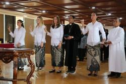 Momen Haru! 4 Atlet Sepak Bola Wanita Resmi Jadi WNI, Bacakan Sumpah dengan Berkebaya Putih