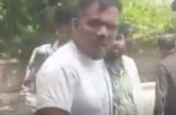 Viral, Korban Selamat Kecelakaan Pesawat Air India Jalan Kaki Tak Luka Sedikit pun