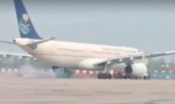Pesawat Saudi Airlines Bawa Jemaah Haji Nyaris Terbakar<
