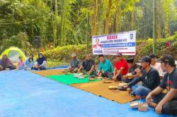 Reses Legislator Perindo NTB TGH Sholah Sukarnawadi, Serap Aspirasi Warga di Tengah Alam<