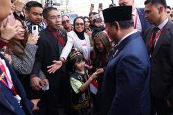 Gemas! Anak Diaspora Minta Mainan Lego ke Prabowo di Rusia