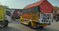 Imbas Demo Sopir Truk soal ODOL, Puluhan Ton Sayuran di Lembang Tak Terangkut<