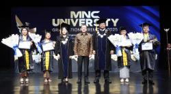 Foto-Foto Wisuda ke-3 MNC University 
