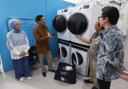 Dukungan untuk Pensiunan, Outlet Laundry dan Pembayaran QRIS Diresmikan di Cibubur