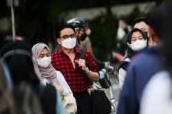 Polusi Udara Jakarta Menggila, Dokter Sarankan Pakai Masker Lagi! 