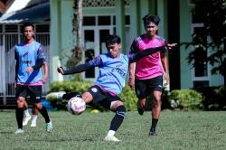 Arema FC Diam-Diam Incar 4 Pemain Brasil, Siapkan Rombakan Besar di Liga 1 2025-2026