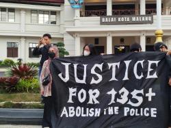 1.000 Hari Tragedi Kanjuruhan: Massa Desak Keadilan, Kecam PSSI dan Pemerintah di Aksi Kamisan Malang
