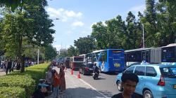 Jalan Medan Merdeka Selatan Lumpuh Total usai Bubaran HUT ke-79 Bhayangkara