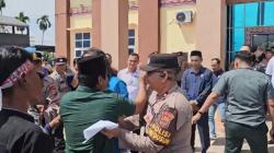 Demo Ricuh, Massa Kecewa dengan Pernyataan Ketua Mahkamah Syariah Kutacane Aceh Tenggara<
