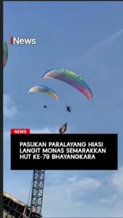 Pasukan Paralayang Hiasi Langit Monas Semarakkan HUT ke-79 Bhayangkara