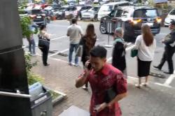 Ajudan hingga Kuasa Hukum Jokowi Datangi Polda Metro, Ada Apa?