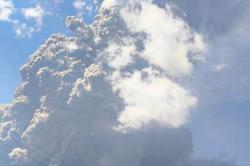 Breaking News! Gunung Lewotobi Laki-Laki Meletus Dahsyat, Kolom Abu Capai 18.000 Meter
