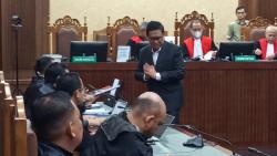 Dikritik Kuasa Hukum Hasto, PN Jakpus Jelaskan Alasan Hakim Pakai Masker saat Sidang