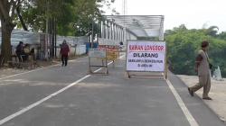 Turap Jembatan Cipamingkis Bekasi Ambruk, Kendaraan Tak Bisa Melintas Ekonomi Warga Terancam<