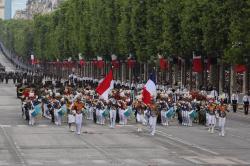 Momen Kontingen Indonesia Unjuk Gigi di Bastille Day: Prabowo Hormat, Macron Tepuk Tangan
