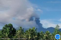 Gunung Dukono Meletus Pagi Ini, Kolom Abu Setinggi 1.000 Meter ke Langit Halmahera