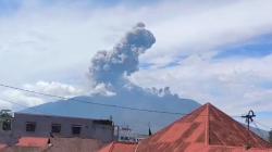Aktivitas Meningkat, Status Gunung Marapi Masih Waspada<
