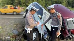 Avanza dan Sigra Tabrakan di Jalur Menikung Trans Sulawesi, 1 Orang Kritis Dilarikan ke RS<